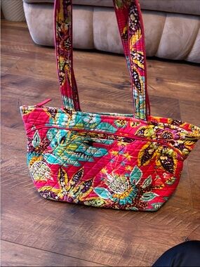 Vera Bradley Essentials Tote in Rumba Paisley